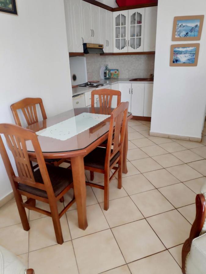 Private Studio Sea View 2 Minutes Away From Beach ساراندا المظهر الخارجي الصورة